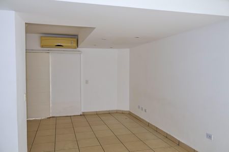 Casa de condomínio para alugar com 186m², 4 quartos e 3 vagas Casa de condomínio para alugar com 186m², 4 quartos e 3 vagasSala