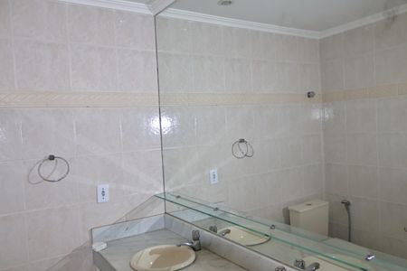 Casa de condomínio para alugar com 186m², 4 quartos e 3 vagas Casa de condomínio para alugar com 186m², 4 quartos e 3 vagasBanheiro