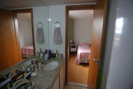 Apartamento para alugar com 71m², 2 quartos e 2 vagasSuite