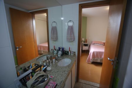 Apartamento para alugar com 71m², 2 quartos e 2 vagasSuite