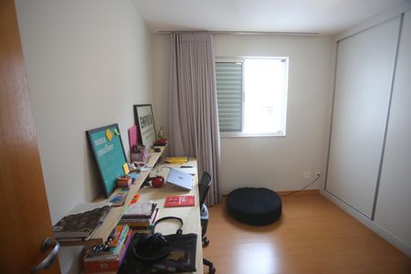 Apartamento para alugar com 71m², 2 quartos e 2 vagasQuarto