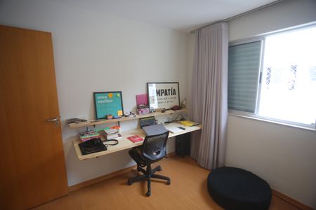 Apartamento para alugar com 71m², 2 quartos e 2 vagasQuarto