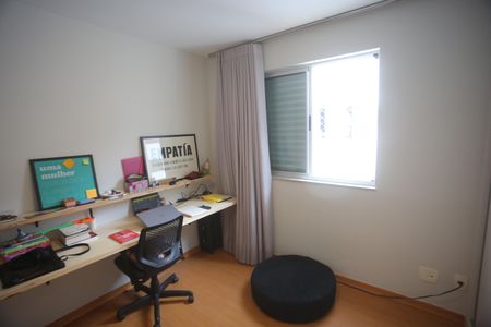 Apartamento para alugar com 71m², 2 quartos e 2 vagasQuarto