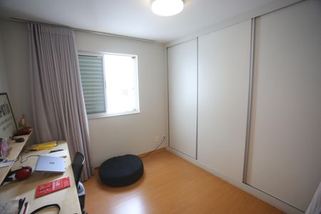 Apartamento para alugar com 71m², 2 quartos e 2 vagasQuarto