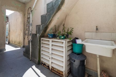 Casa para alugar com 100m², 2 quartos e 3 vagasQuintal / Escada terraço