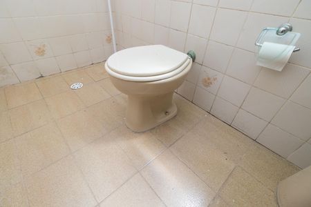 Casa para alugar com 100m², 2 quartos e 3 vagasBanheiro da Suíte