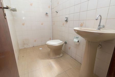 Casa para alugar com 100m², 2 quartos e 3 vagasBanheiro da Suíte