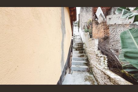 Casa à venda com 400m², 3 quartos e 1 vagaEscada