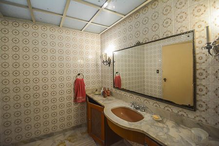 Casa à venda com 397m², 3 quartos e 4 vagasBanheiro da Suíte