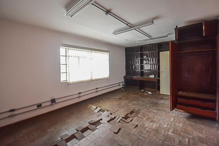 Casa à venda com 397m², 3 quartos e 4 vagasBiblioteca