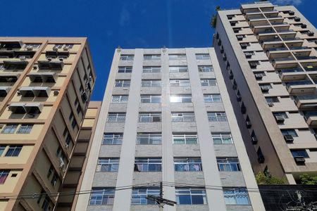Apartamento à venda com 75m², 2 quartos e 1 vagaFachada