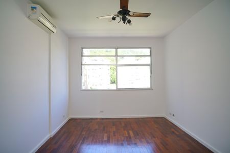 Apartamento à venda com 75m², 2 quartos e 1 vagaSala