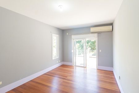 Casa de condomínio para alugar com 494m², 4 quartos e 5 vagasSuíte 4