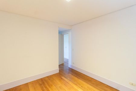 Suíte 1 de casa de condomínio para alugar com 4 quartos, 494m² em Pousada dos Bandeirantes, Carapicuíba