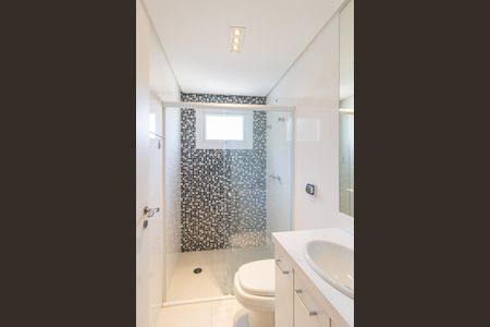 Casa de condomínio para alugar com 494m², 4 quartos e 5 vagasBanheiro da suíte 1