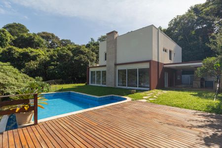 Casa de condomínio para alugar com 494m², 4 quartos e 5 vagasQuintal