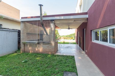 Casa de condomínio para alugar com 494m², 4 quartos e 5 vagasQuintal