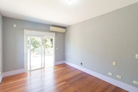 Casa de condomínio para alugar com 494m², 4 quartos e 5 vagasSuíte 4