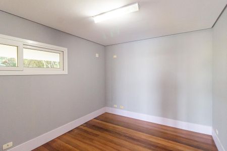 Casa de condomínio para alugar com 494m², 4 quartos e 5 vagasEscritório