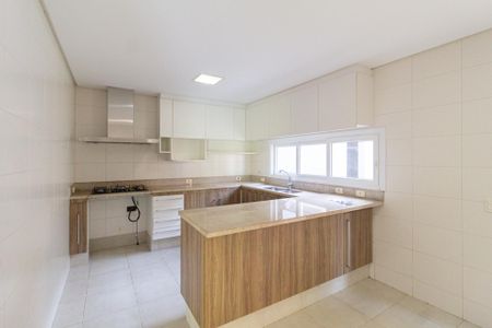 Casa de condomínio para alugar com 494m², 4 quartos e 5 vagasCozinha