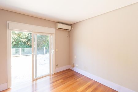 Casa de condomínio para alugar com 494m², 4 quartos e 5 vagasSuíte 2