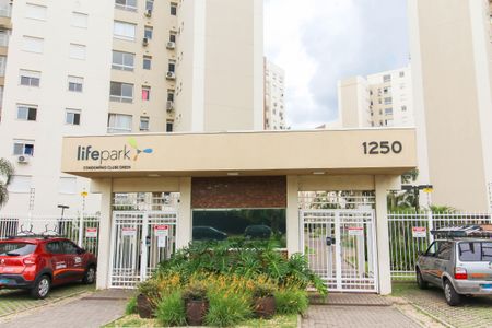 Apartamento à venda com 76m², 3 quartos e 1 vaga Apartamento à venda com 76m², 3 quartos e 1 vagaFachada e portaria