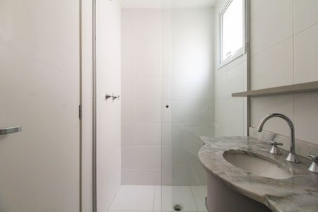 Apartamento à venda com 76m², 3 quartos e 1 vaga Apartamento à venda com 76m², 3 quartos e 1 vagaBanheiro da Suíte