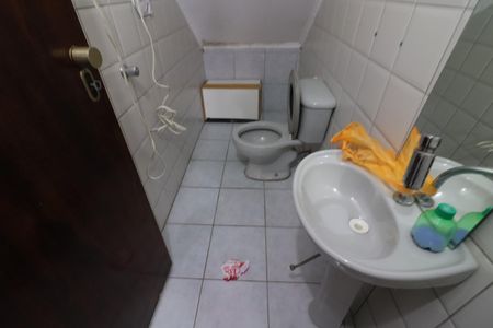 Casa à venda com 219m², 4 quartos e 4 vagasLavabo 2