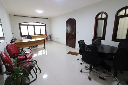 Sala de casa à venda com 4 quartos, 219m² em Vila Campesina, Osasco