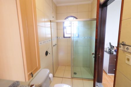 Casa à venda com 219m², 4 quartos e 4 vagasBanheiro da Suíte 1