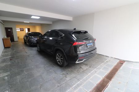 Casa à venda com 219m², 4 quartos e 4 vagasGaragem
