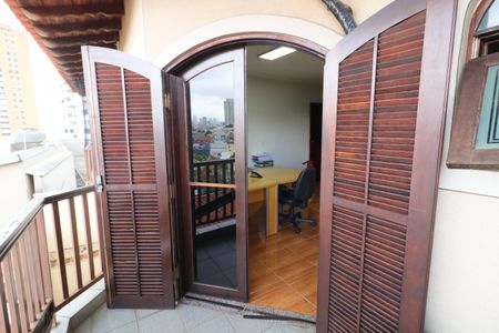 Casa à venda com 219m², 4 quartos e 4 vagasSuíte 2