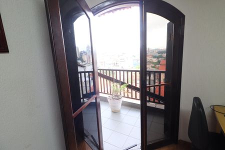 Casa à venda com 219m², 4 quartos e 4 vagasSuíte 2