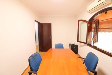 Casa à venda com 219m², 4 quartos e 4 vagasQuarto 4