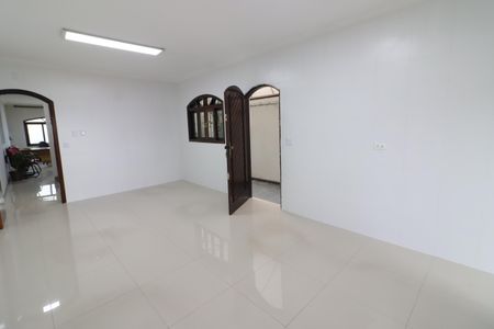 Casa à venda com 219m², 4 quartos e 4 vagasCozinha