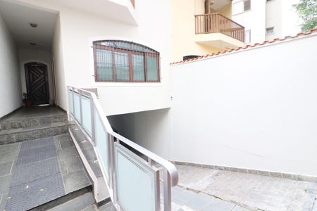 Casa à venda com 219m², 4 quartos e 4 vagasGaragem
