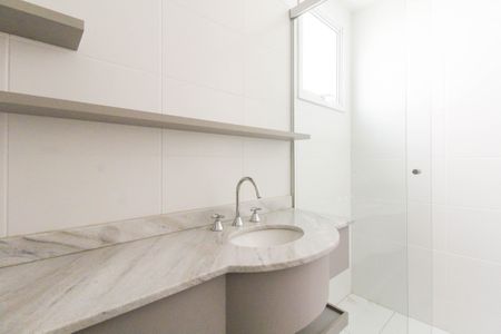 Apartamento à venda com 76m², 3 quartos e 1 vaga Apartamento à venda com 76m², 3 quartos e 1 vagaBanheiro da Suíte