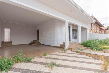 Casa à venda com 280m², 4 quartos e 3 vagas Casa à venda com 280m², 4 quartos e 3 vagasFachada