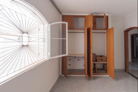 Casa à venda com 280m², 4 quartos e 3 vagas Casa à venda com 280m², 4 quartos e 3 vagasQuarto