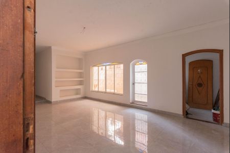 Casa à venda com 280m², 4 quartos e 3 vagas Casa à venda com 280m², 4 quartos e 3 vagasSala de Janta