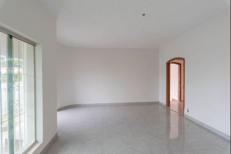 Casa à venda com 280m², 4 quartos e 3 vagas Casa à venda com 280m², 4 quartos e 3 vagasSala de Estar