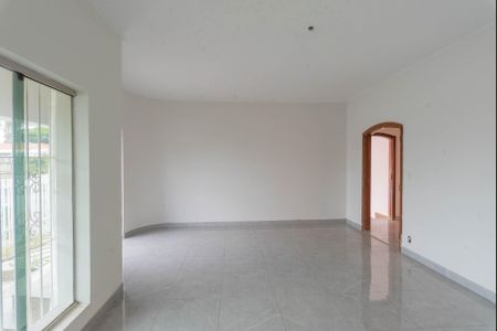 Casa à venda com 280m², 4 quartos e 3 vagas Casa à venda com 280m², 4 quartos e 3 vagasSala de Estar