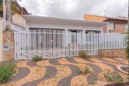 Casa à venda com 280m², 4 quartos e 3 vagas Casa à venda com 280m², 4 quartos e 3 vagasFachada