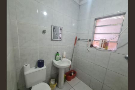Casa à venda com 199m², 4 quartos e sem vagaBanheiro (casa 2)