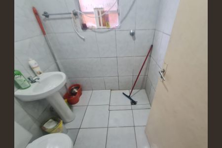 Casa à venda com 199m², 4 quartos e sem vagaBanheiro (casa 2)