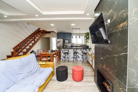 Casa à venda com 167m², 4 quartos e 2 vagasSala