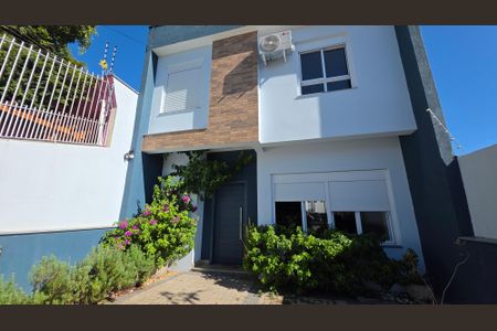 Casa à venda com 167m², 4 quartos e 2 vagasFachada