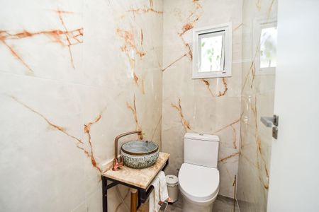 Casa à venda com 167m², 4 quartos e 2 vagasLavabo