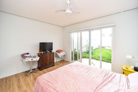 Suíte de casa à venda com 4 quartos, 167m² em Chacará da Pedras, Porto Alegre