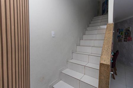 Casa à venda com 150m², 2 quartos e 1 vagaEscada